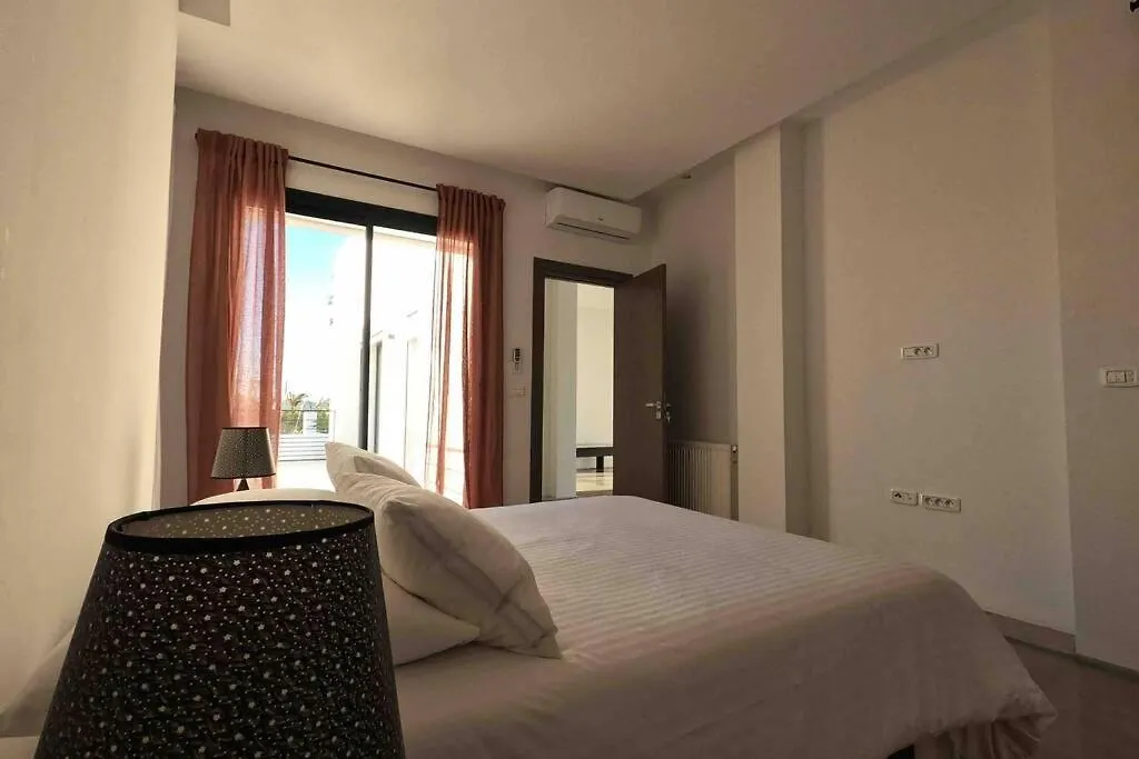 Villa Dar Henda 350m2 avec piscine la Soukra proche la Marsa et SIDI BOU SAID Tunisie