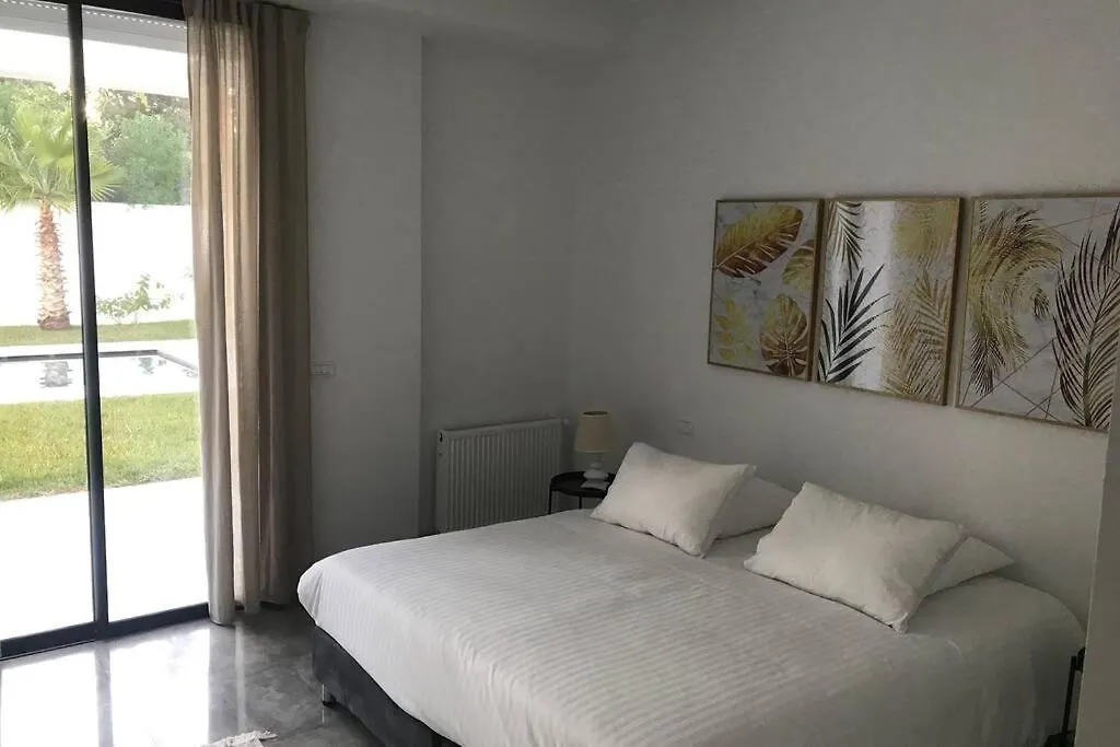 Villa Dar Henda 350m2 avec piscine la Soukra proche la Marsa et SIDI BOU SAID 0*, Sukrah Tunisie