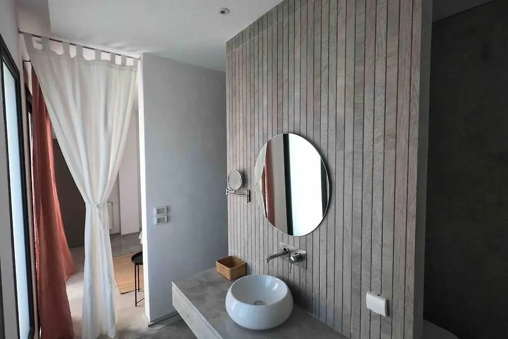 Villa Dar Henda 350m2 avec piscine la Soukra proche la Marsa et SIDI BOU SAID Tunisie